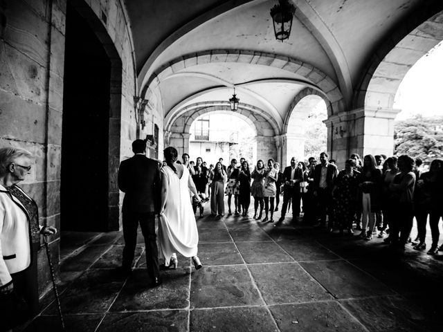 La boda de Jon Ander y Amaia en Oñati, Guipúzcoa 30