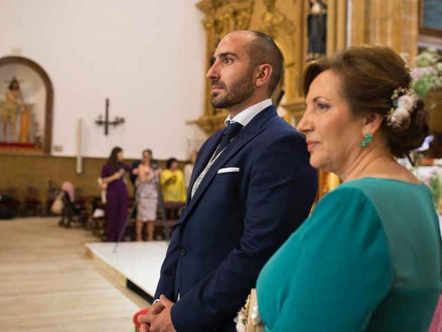 La boda de Javier y Veronica  en Daimiel, Ciudad Real 32