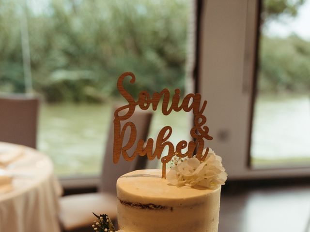 La boda de Rubén  y Sonia en Valencia, Valencia 48