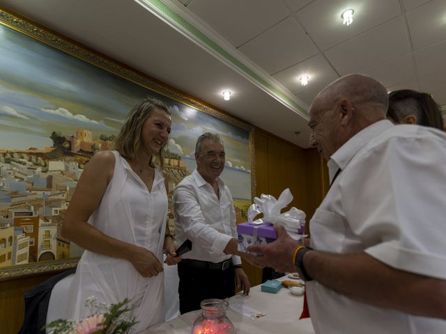 La boda de Pepe y Miihaela en Onda, Castellón 33