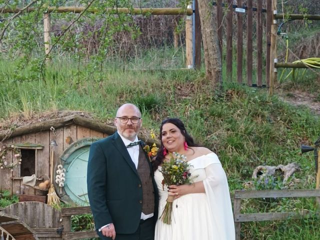 La boda de Graham y Laura en San Roman De Cameros, La Rioja 3