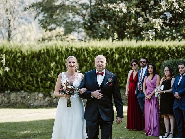 La boda de Xavi y Anne en Olot, Girona 14