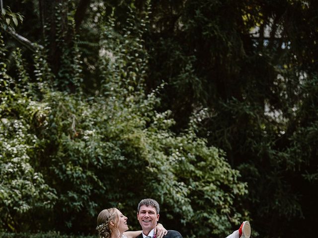 La boda de Xavi y Anne en Olot, Girona 29