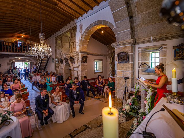 La boda de Mario y Jessica en Vimianzo, A Coruña 42