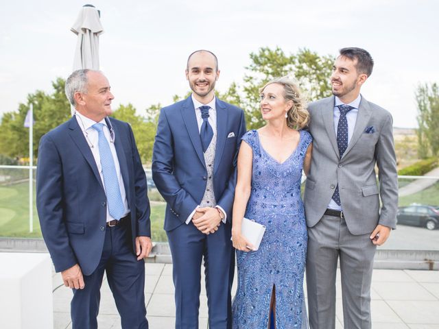 La boda de Alba y Borja en Algete, Madrid 5