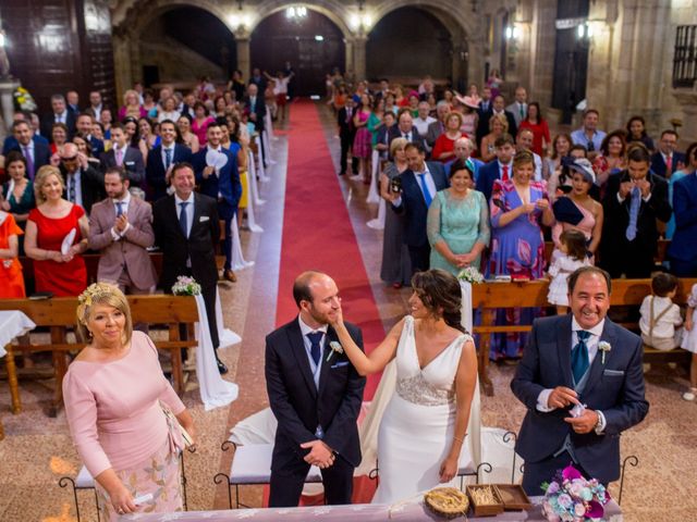 La boda de Javier y Mª de los Angeles en Casar De Caceres, Cáceres 34