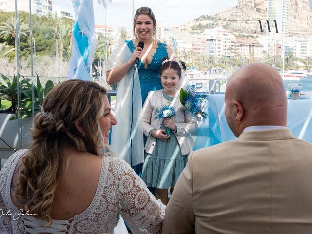 La boda de Víctor  y Sarai en Alacant/alicante, Alicante 2