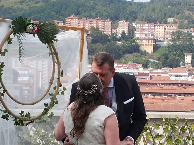 La boda de Oscar y Miren en Bilbao, Vizcaya 8