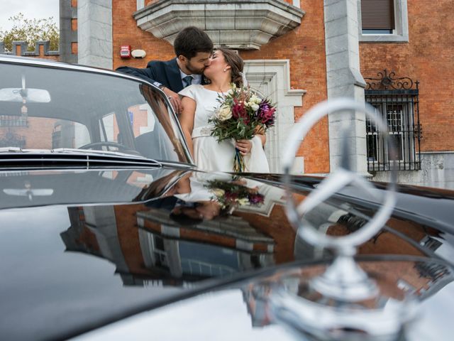 La boda de Víctor y Sandra en Las Arenas, Vizcaya 24