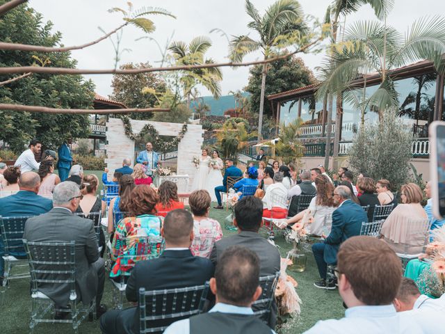 La boda de Mina y Mery en Santa Cruz De Tenerife, Santa Cruz de Tenerife 35
