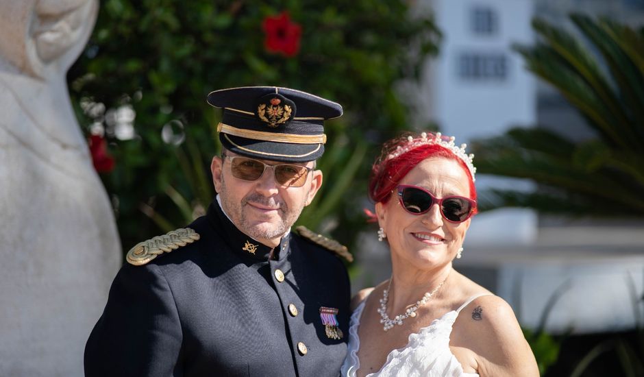 La boda de Carlos y Encarna en Roquetas De Mar, Almería