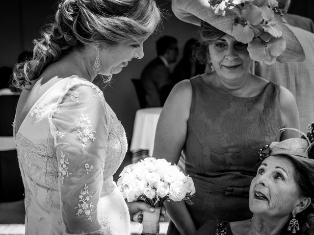 La boda de Guillermo y Esther en Alcala De Guadaira, Sevilla 25