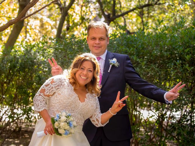 La boda de Jordi  y Adriana  en Sant Feliu De Llobregat, Barcelona 10