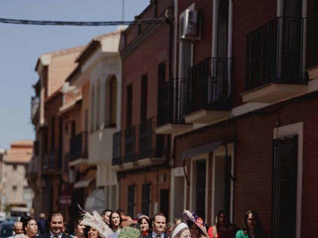 La boda de Leonor y Lorenzo en Villanueva De San Carlos, Ciudad Real 51