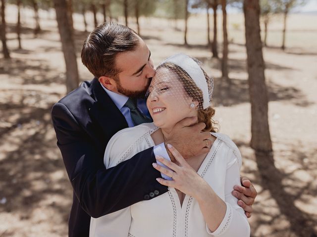 La boda de Leonor y Lorenzo en Villanueva De San Carlos, Ciudad Real 86