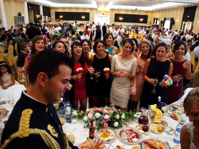 La boda de Miguel Ángel y Isabel en Mancha Real, Jaén 14