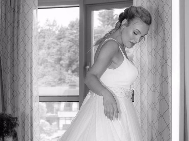La boda de Carlos  y Laura en Donostia-San Sebastián, Guipúzcoa 23