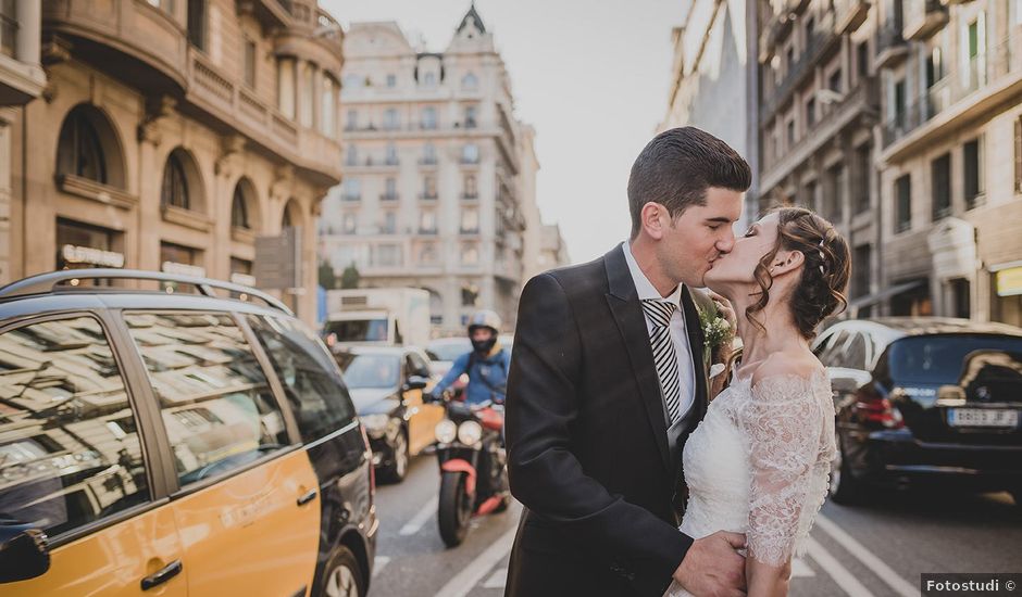 La boda de Dani y Laura en Barcelona, Barcelona