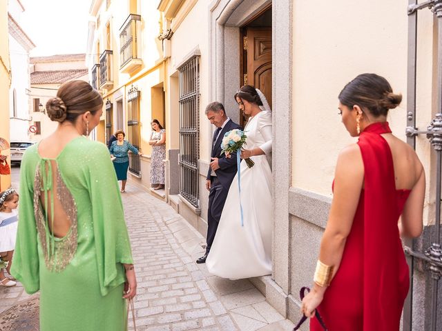 La boda de Daniel y María en Campanario, Badajoz 33