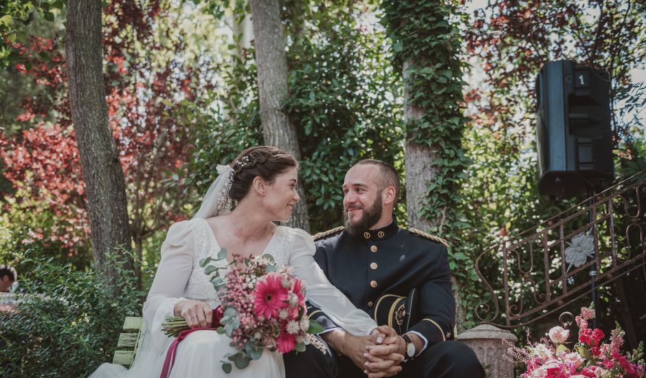 La boda de Alejandro y Rebeca en Villamondrin De Rueda, León