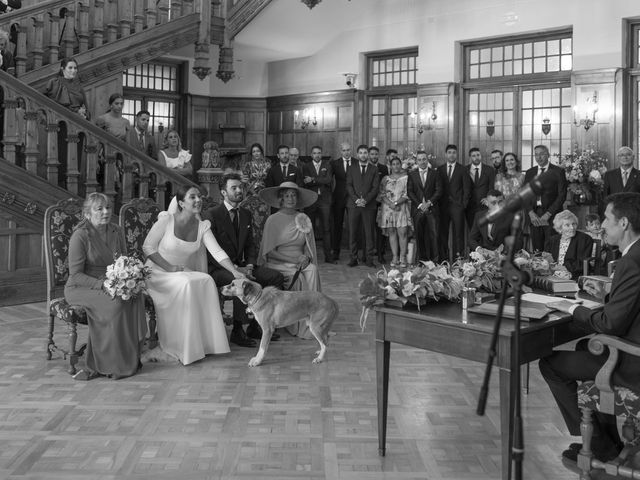 La boda de Javier y Carolina en Santander, Cantabria 44