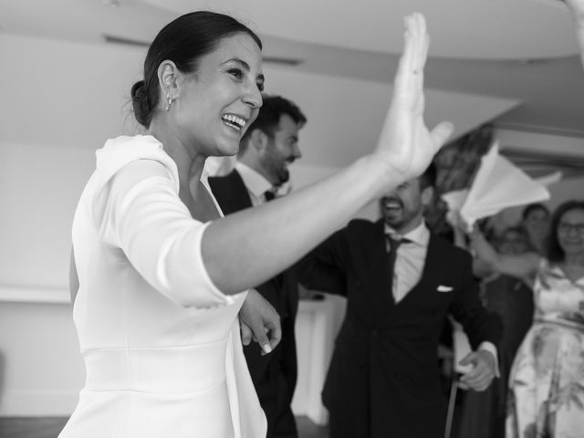 La boda de Javier y Carolina en Santander, Cantabria 129