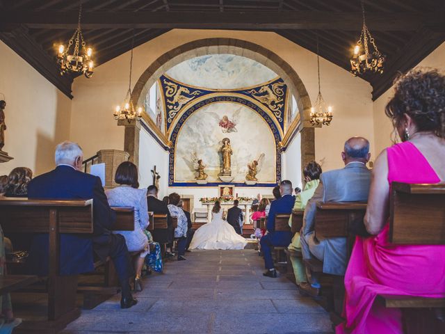 La boda de María y Cristian en Valdeiglesias, León 24