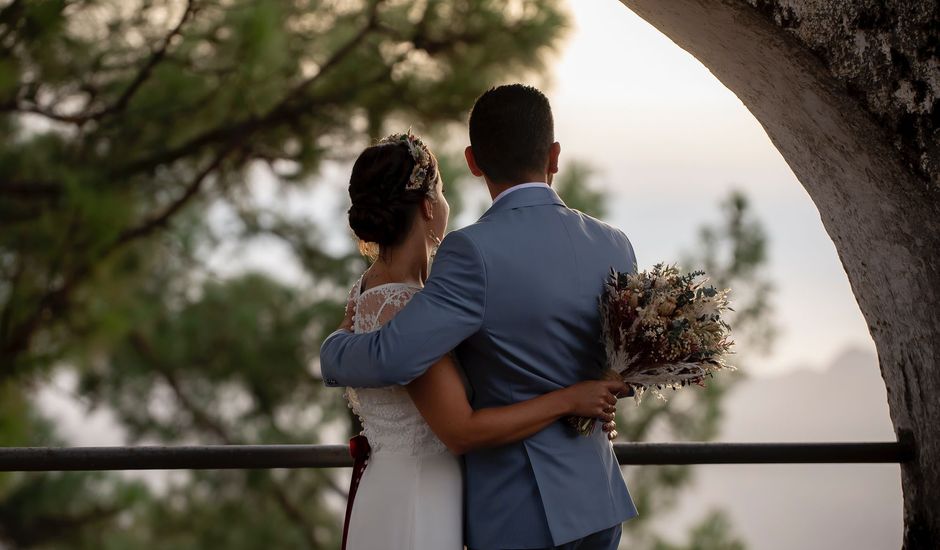 La boda de Iván  y Miriam en Tejeda, Cáceres