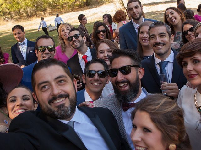 La boda de Javi y Alba en Rascafria, Madrid 21