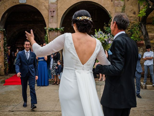 La boda de Gustavo y Laura en Castejon, Navarra 15