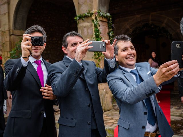 La boda de Gustavo y Laura en Castejon, Navarra 16