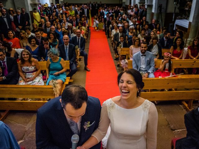 La boda de Gustavo y Laura en Castejon, Navarra 19