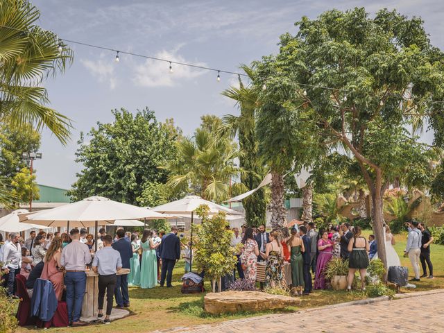 La boda de Miguel Ángel y Débora en Coria Del Rio, Sevilla 18