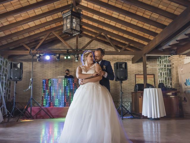 La boda de Miguel Ángel y Débora en Coria Del Rio, Sevilla 21