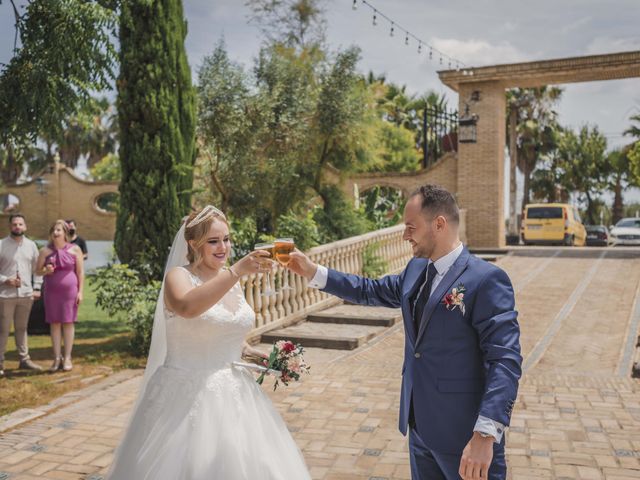 La boda de Miguel Ángel y Débora en Coria Del Rio, Sevilla 19