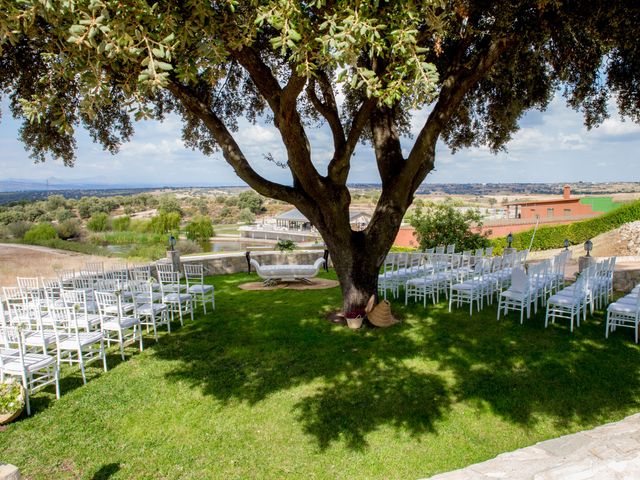 La boda de Manolo y Sandra en La Torre De Esteban Hambran, Toledo 23