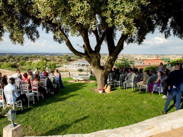 La boda de Manolo y Sandra en La Torre De Esteban Hambran, Toledo 24
