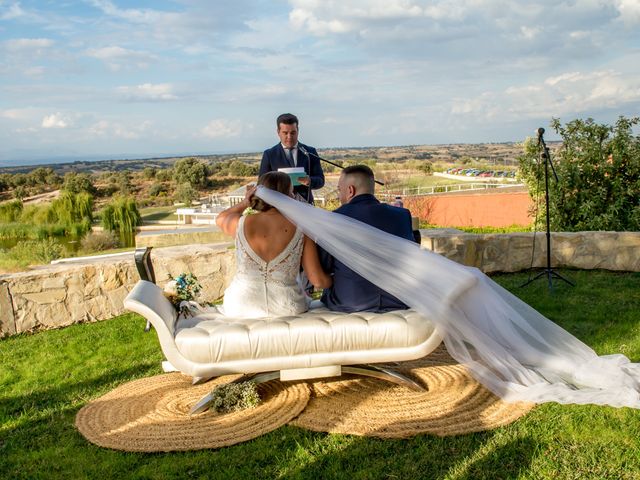 La boda de Manolo y Sandra en La Torre De Esteban Hambran, Toledo 33