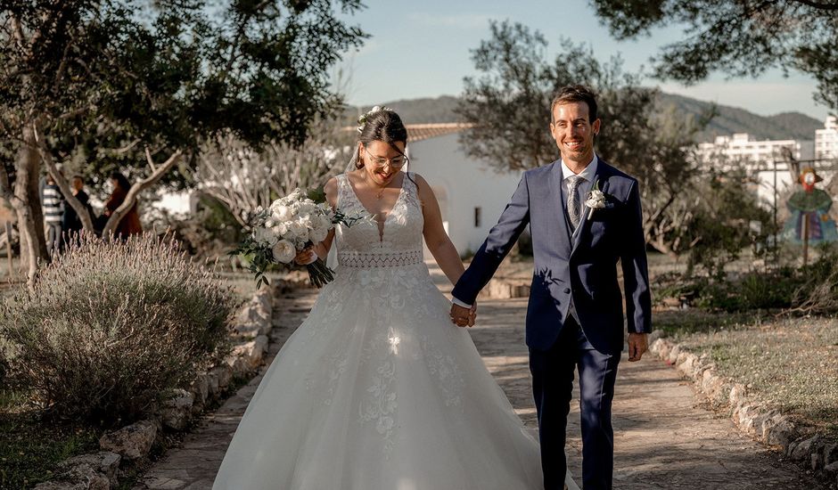 La boda de Carlos y Aurora en Eivissa, Islas Baleares