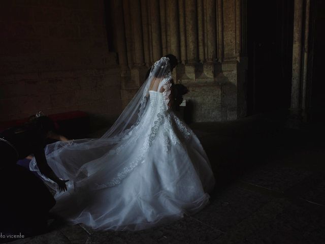 La boda de Roberto y Amparo  en Ciudad Rodrigo, Salamanca 16