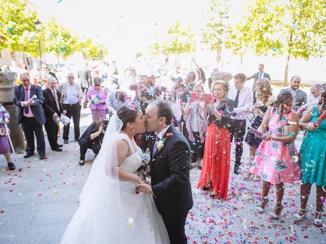 La boda de Roberto y Amparo  en Ciudad Rodrigo, Salamanca 25