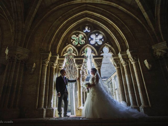 La boda de Roberto y Amparo  en Ciudad Rodrigo, Salamanca 33