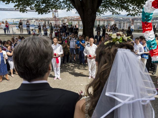La boda de Lukas y Mireia en Santurtzi, Vizcaya 29