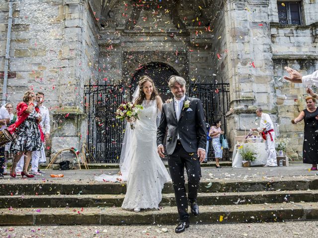 La boda de Lukas y Mireia en Santurtzi, Vizcaya 32