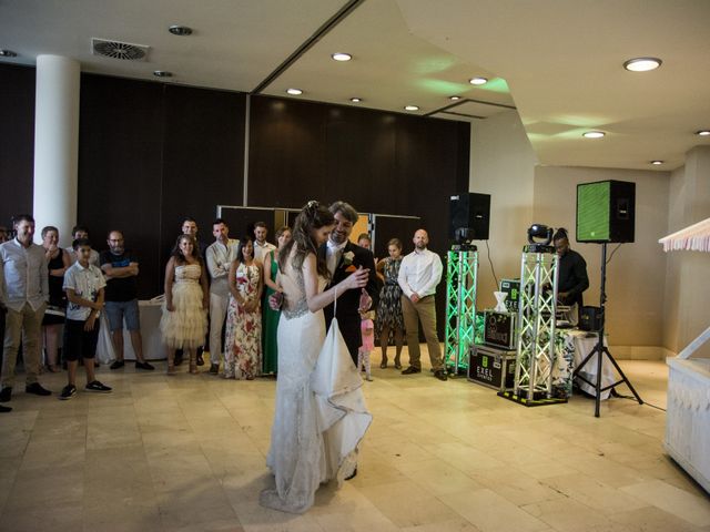 La boda de Lukas y Mireia en Santurtzi, Vizcaya 73