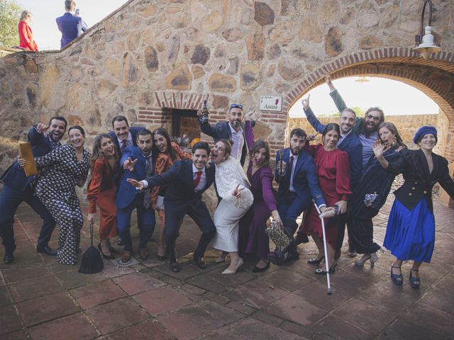 La boda de Carlos y Marta en Almendral, Badajoz 41