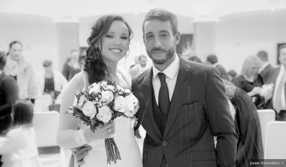 La boda de Carlos y Conchi en Almendralejo, Badajoz