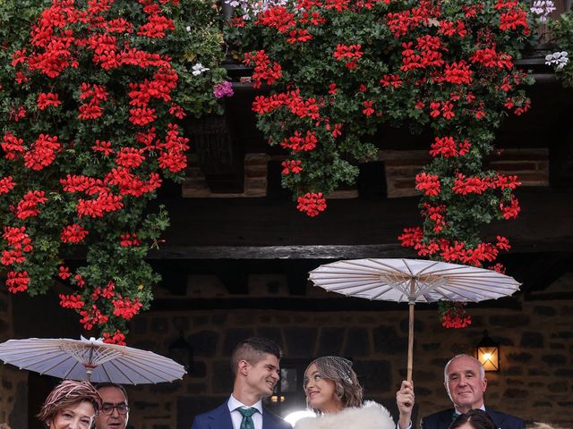 La boda de Ander y Eukene en Amurrio, Álava 36