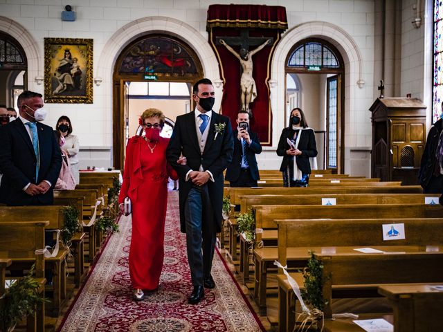 La boda de Rafael y Irene en Boadilla Del Monte, Madrid 13