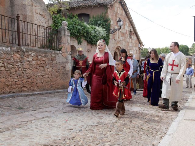 La boda de Javi y Almudena en Ayllon, Segovia 5